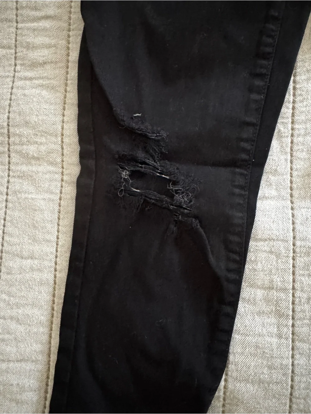 American Eagle Outfitters Black Distressed Ankle Skinny Jeans super stretch